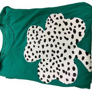 St Patrick’s day short shirt sleeved t shirt adult XL never worn
